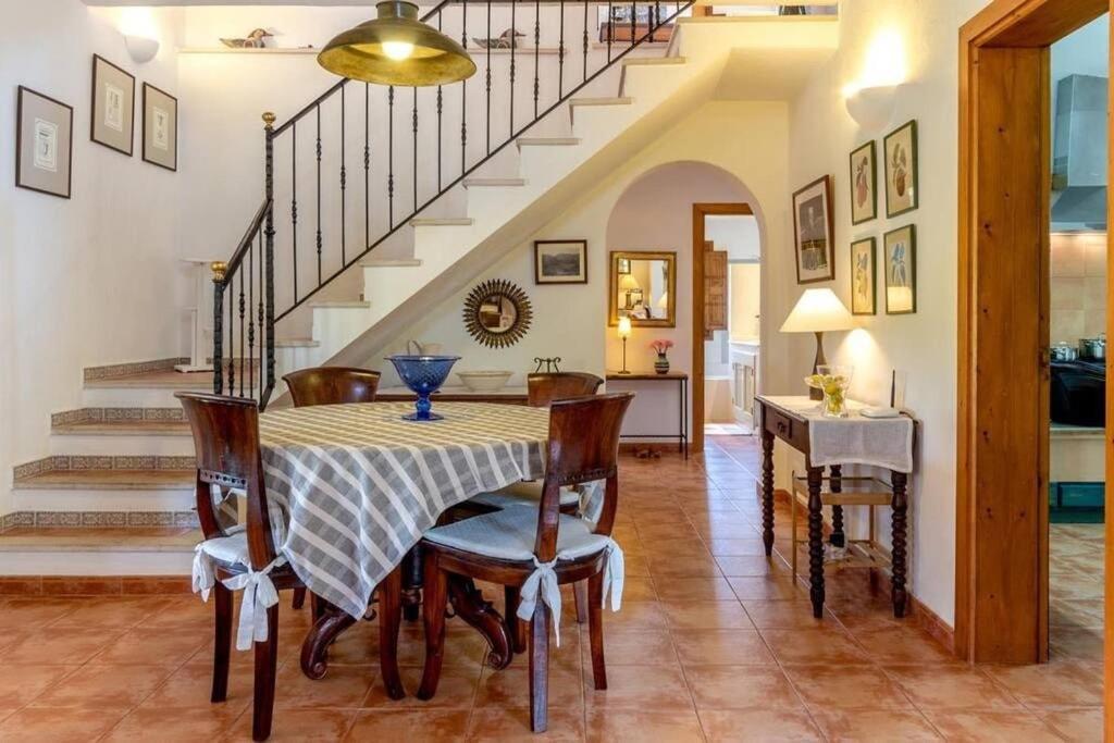Villa In With Passion And Care In Every Detail By Renthousing