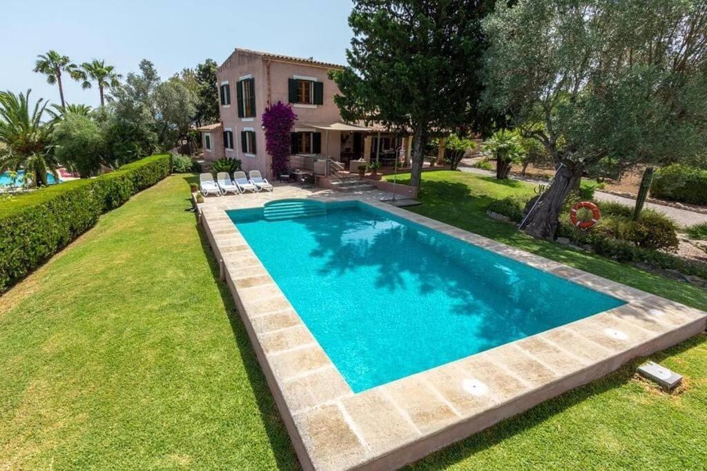 Villa In With Passion And Care In Every Detail By Renthousing