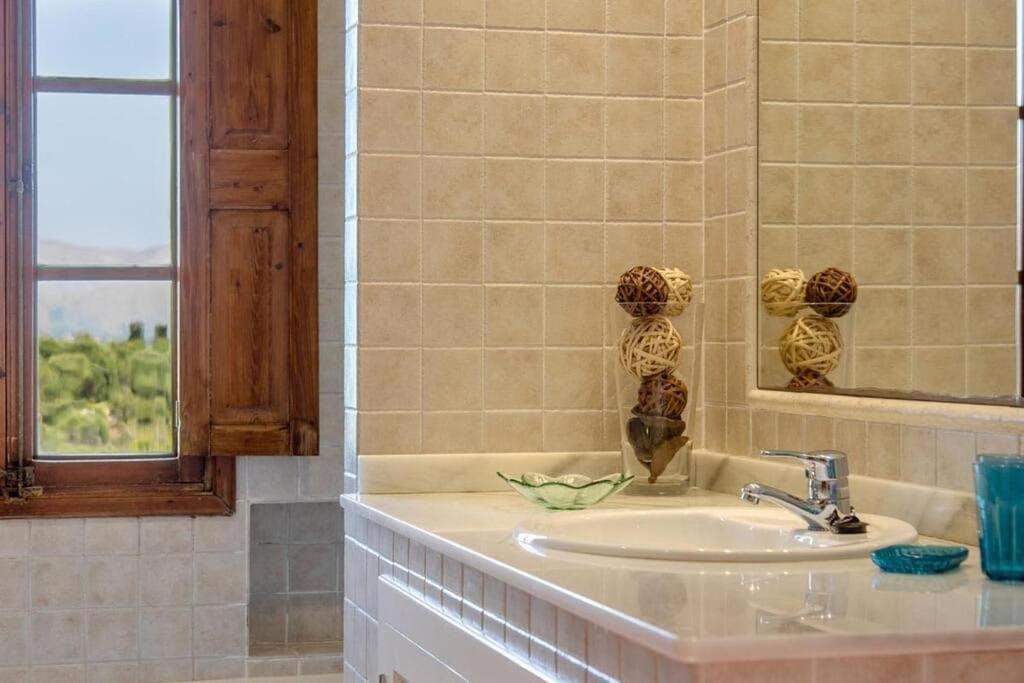In With Passion And Care In Every Detail By Renthousing