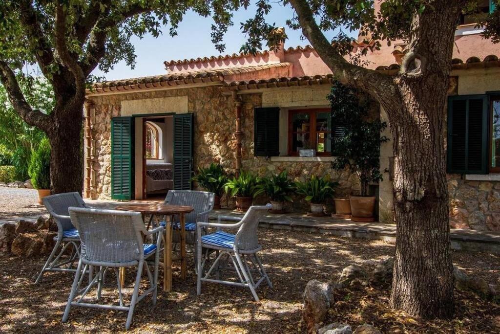 In With Passion And Care In Every Detail By Renthousing Villa *