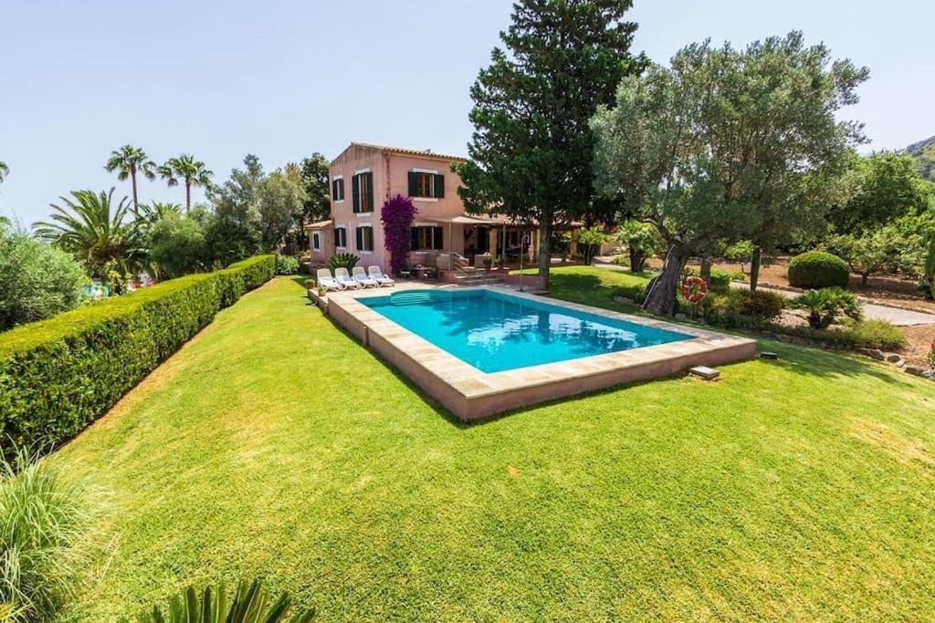 Villa In With Passion And Care In Every Detail By Renthousing